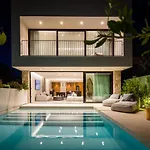 Villa Z6 - Luxury Retreat In The Heart Of
