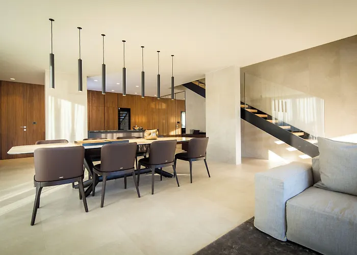 Z6 - Luxury Retreat In The Heart Of Villa